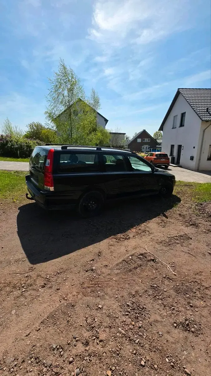 Używany Volvo V70 140 KM (102 kW) 2004 Czarny Kombi