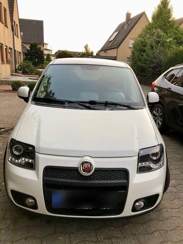 Weiß Gebraucht 2009 Fiat Panda Kleinwagen | 4.999 € (Teuer) - Bild 1/4