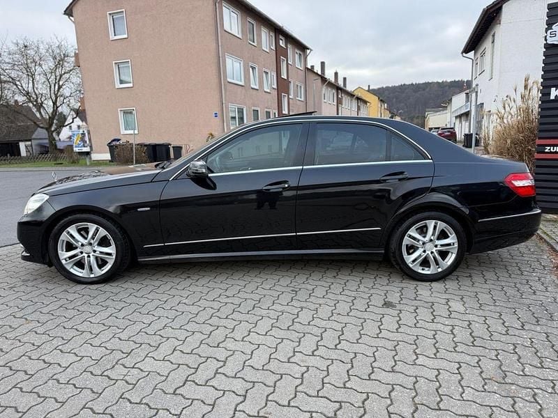 Gebraucht Mercedes E300 Avantgarde 231 PS (169 kW) 2011 Schwarz Limousine
