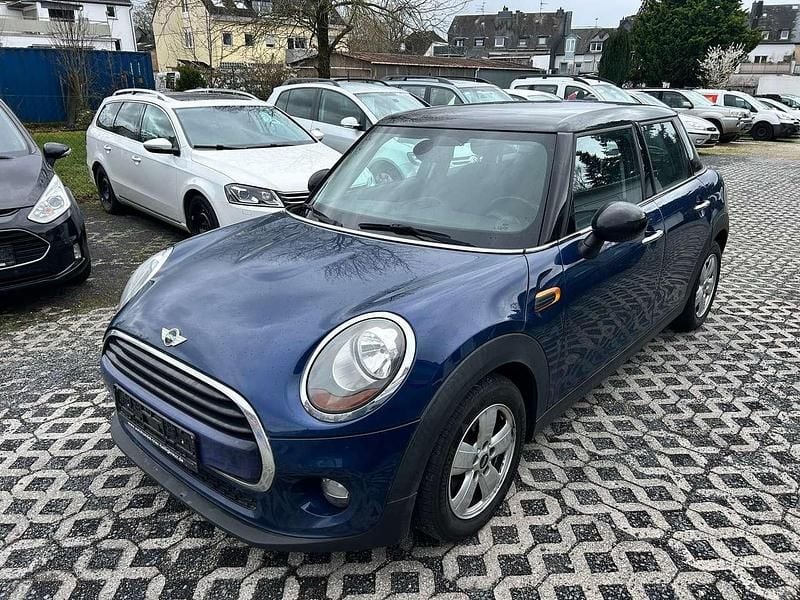 Gebraucht Mini Cooper 136 PS (100 kW) 2016 Deep blue metallic Kleinwagen
