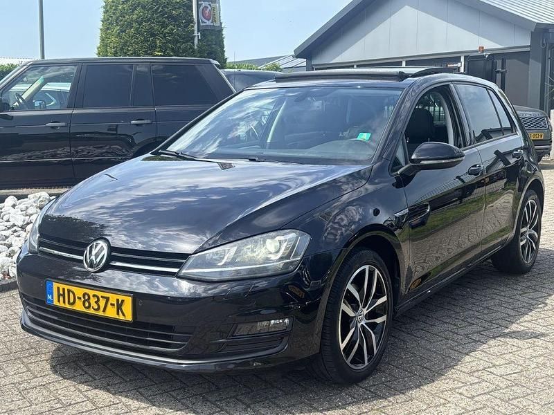 Schwarz Gebraucht 2014 VW Golf VII Highline Limousine | 8.950 € (Fairer Preis) - Bild 1/4