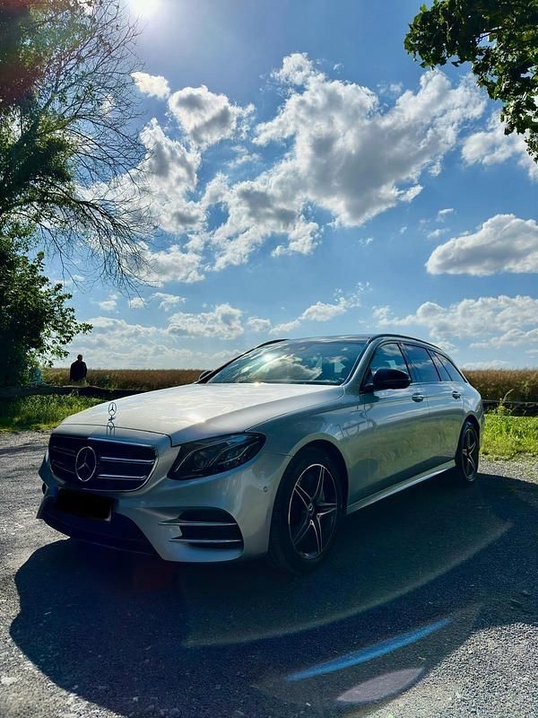 Gebraucht Mercedes E300 306 PS (225 kW) 2019 Silber Kombi