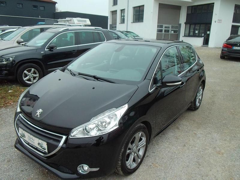 Schwarz Gebraucht 2014 Peugeot 208 Allure Kleinwagen | 4.950 € (Guter Preis) - Bild 1/4