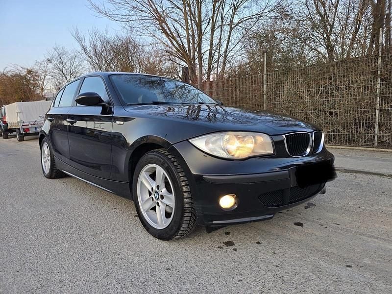 Gebraucht BMW 118 129 PS (94 kW) 2006 Schwarz Kleinwagen
