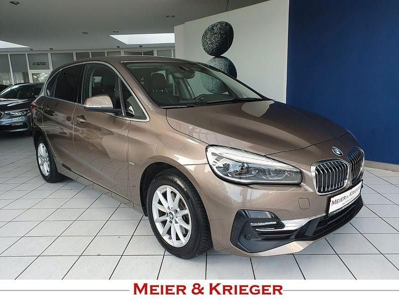 Beige Gebraucht 2018 BMW 220 Active Tourer Luxury Line Van / Kleinbus | 18.990 € (Fairer Preis) - Bild 1/4