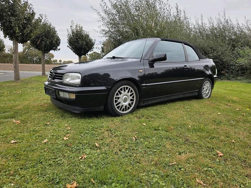 Schwarz Gebraucht 1997 VW Golf Cabriolet Cabrio | 1.800 € (Guter Preis) - Bild 1/4