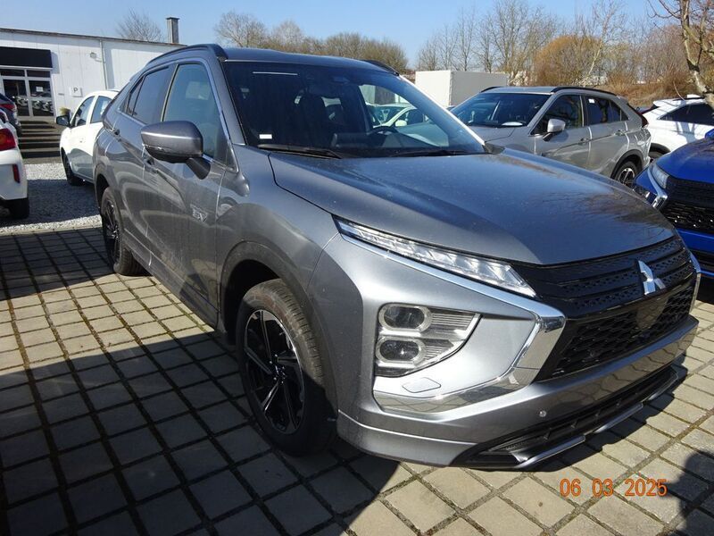Grau Neu 2025 Mitsubishi Eclipse Cross Plus SUV | 31.750 € - Bild 1/4