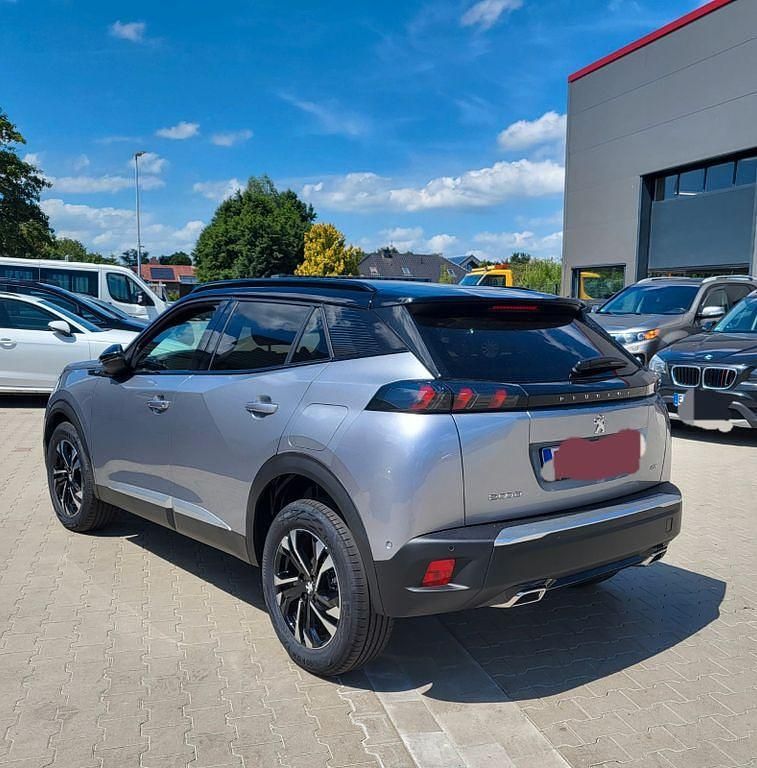 Silber Gebraucht 2023 Peugeot 2008 GT SUV | 19.800 € (Superpreis) - Bild 1/3