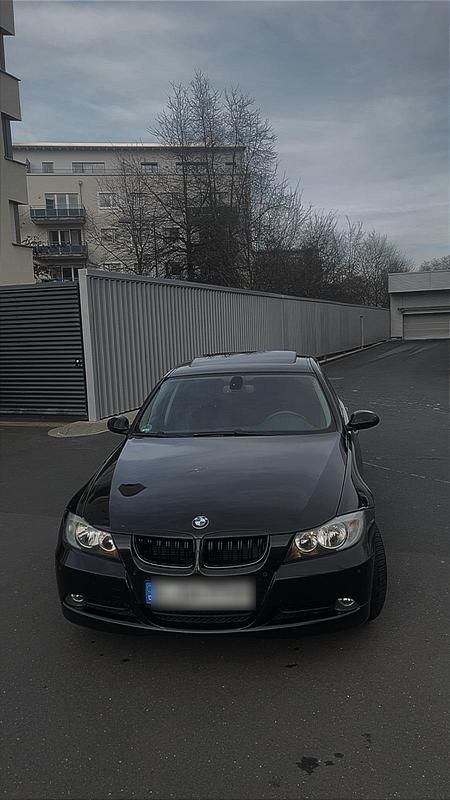 Schwarz Gebraucht 2008 BMW 318 Limousine | 3.000 € (Fairer Preis) - Bild 1/4