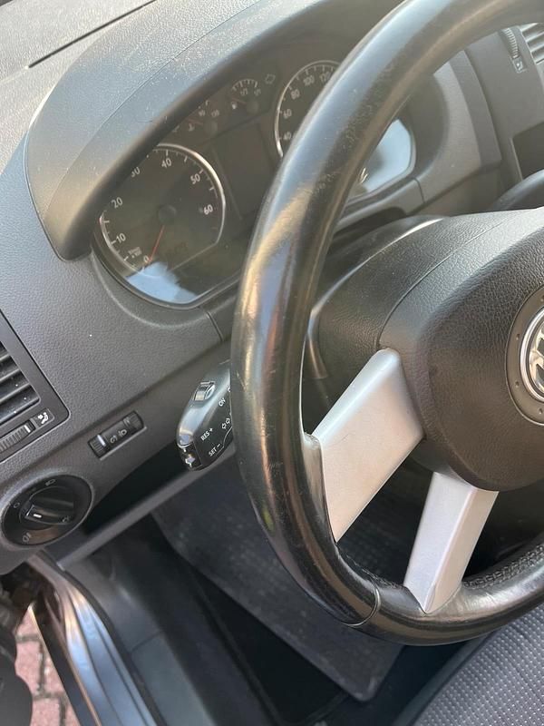 Gebraucht VW Polo 64 PS (47 kW) 2004 Grau Kleinwagen