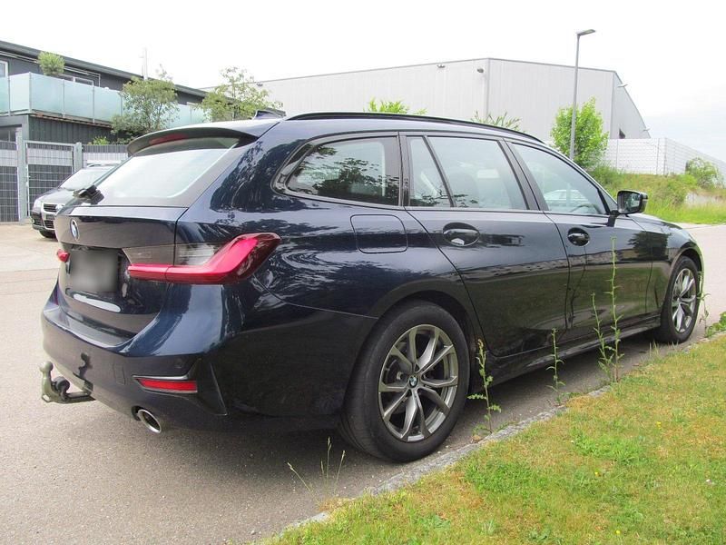 Gebraucht BMW 320 190 PS (139 kW) 2022 Blau Kombi