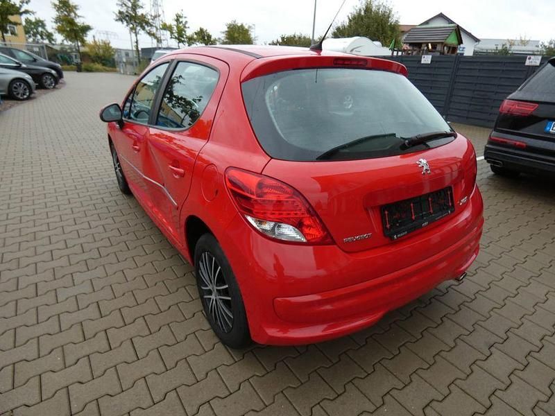 Gebraucht Peugeot 207 Premium 95 PS (69 kW) 2009 Limousine