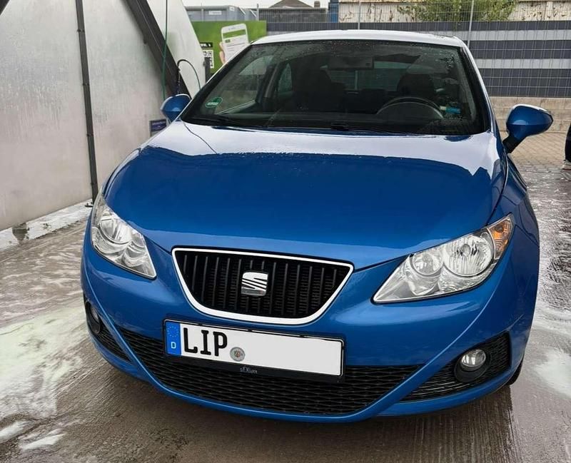 Blau Gebraucht 2010 Seat Ibiza SC Ecomotive Kleinwagen | 4.950 € (Fairer Preis) - Bild 1/4