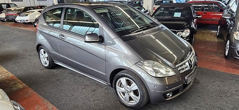 Grau Gebraucht 2009 Mercedes A160 Limousine | 8.000 € (Teuer) - Bild 1/3