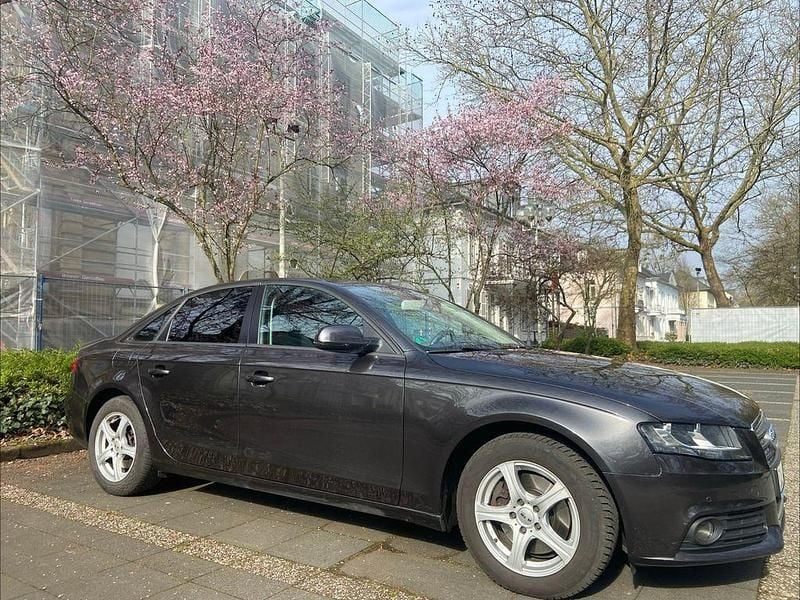 Gebraucht Audi A4 Ambiente 120 PS (88 kW) 2009 Grau Limousine