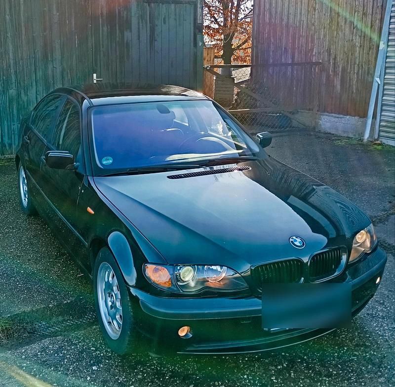 Schwarz Gebraucht 2002 BMW 318 Limousine | 2.000 € (Guter Preis) - Bild 1/4