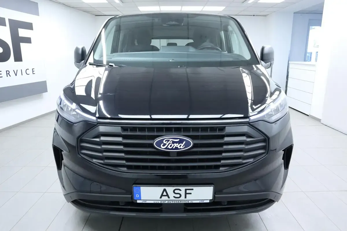 Gebraucht Ford Transit Custom Trend 170 PS (125 kW) 2026 Obsidianschwarz Kombi