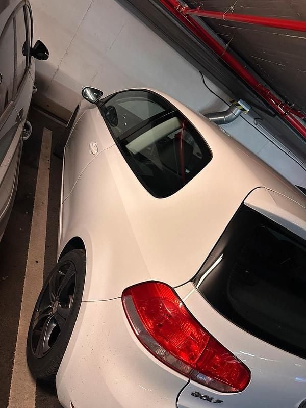 Gebraucht VW Golf VI 80 PS (58 kW) 2010 Weiß Kleinwagen