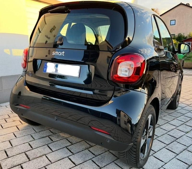 Gebraucht Smart ForTwo Coupé 60 kW (82 PS) 2021 Schwarz Kleinwagen