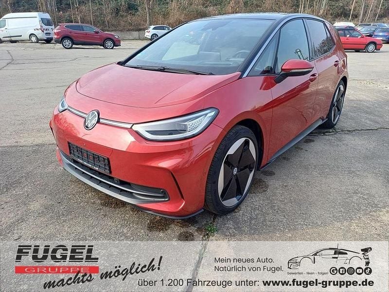 Gebraucht VW ID.3 Pro 150 kW (204 PS) 2023 Kings red metallic Kleinwagen