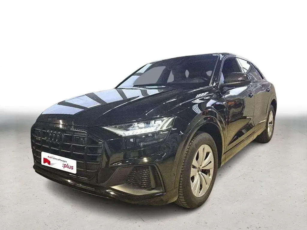 Używany Audi Q8 Competition 231 KM (169 kW) 2022 Czarny SUV