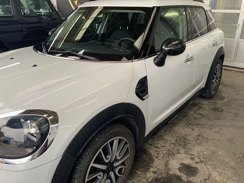Weiß Gebraucht 2018 Mini Cooper Countryman SUV | 16.400 € (Fairer Preis) - Bild 1/4