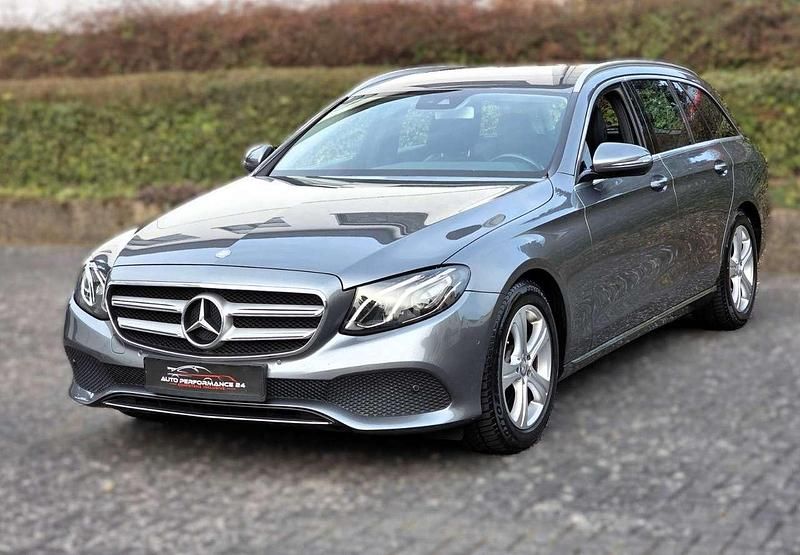 Gebraucht Mercedes E220 194 PS (142 kW) 2017 Grau Kombi