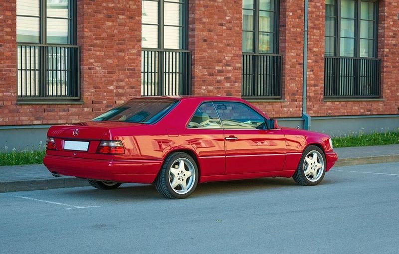 Gebraucht Mercedes E320 220 PS (161 kW) 1994 Rot Coupé