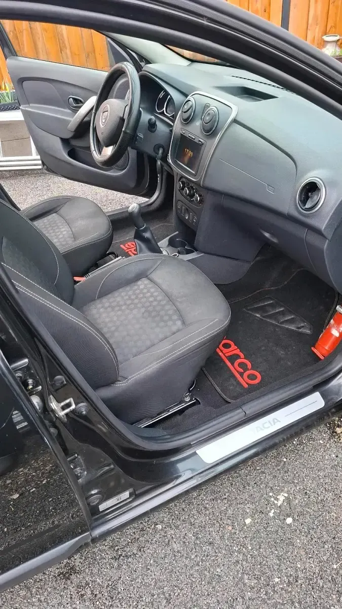 Gebraucht Dacia Logan 90 PS (66 kW) 2014 Schwarz Kombi