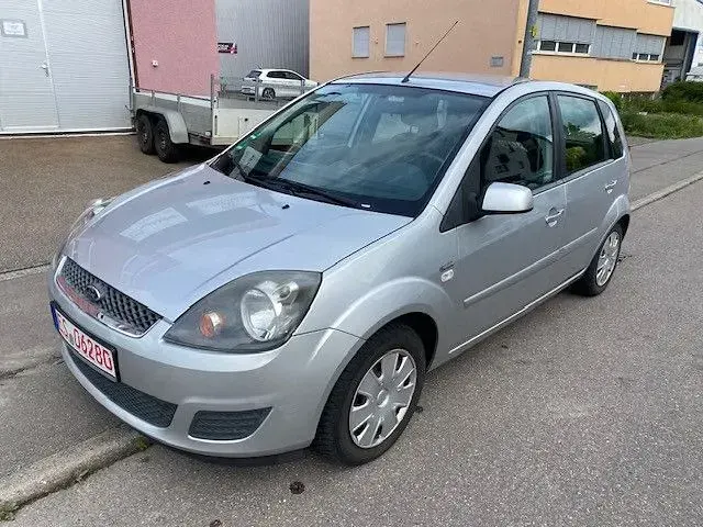 Gebraucht Ford Fiesta Style 80 PS (58 kW) 2008 Silber Kleinwagen