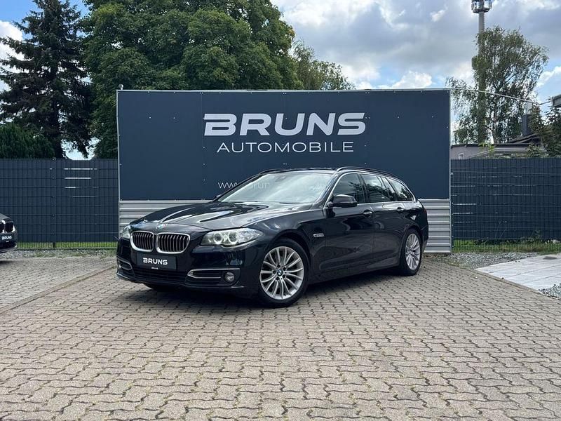 Schwarz Gebraucht 2016 BMW 520 Luxury Line Kombi | 15.990 € (Fairer Preis) - Bild 1/4