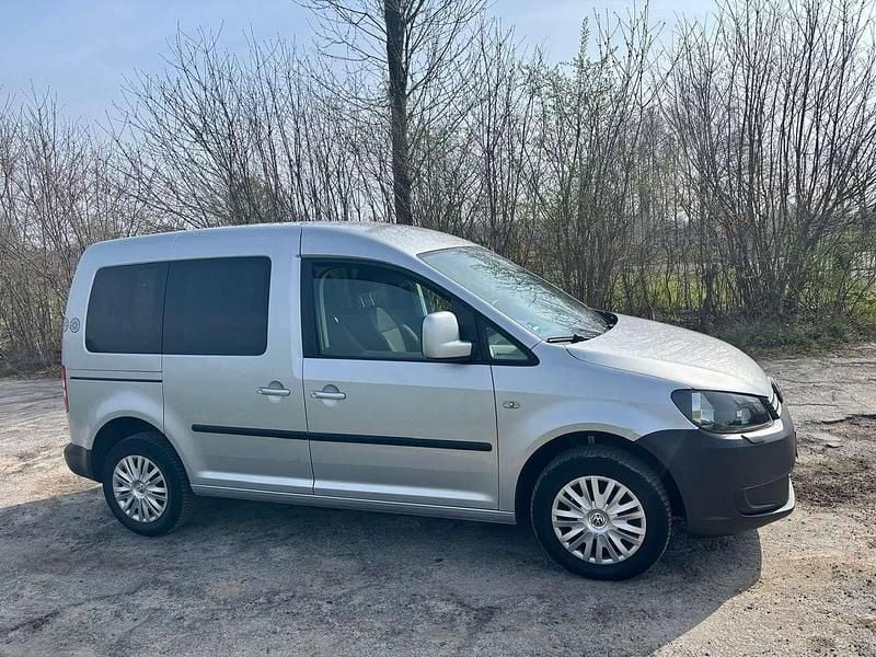 Gebraucht VW Caddy Trendline 105 PS (77 kW) 2014 Silber Van / Kleinbus