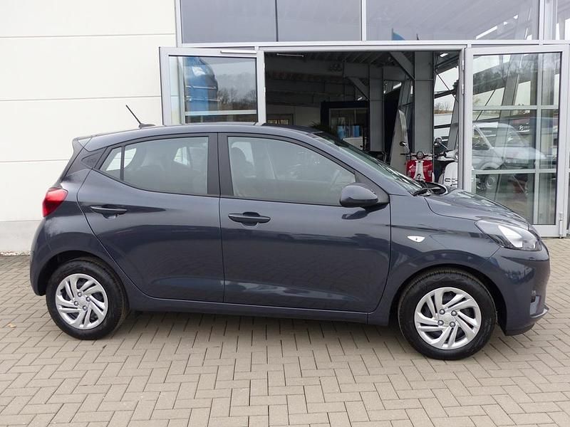 Gebraucht Hyundai i10 Select 63 PS (46 kW) 2025 Aurora grey / met Kleinwagen