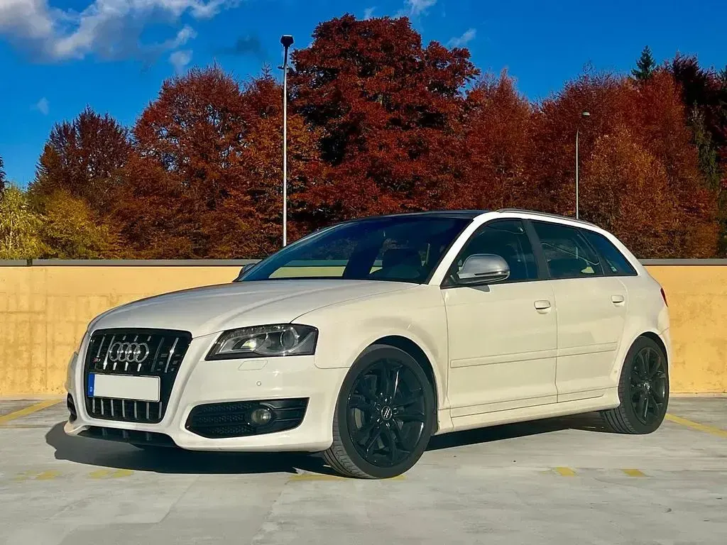 Gebraucht Audi S3 Sport 265 PS (194 kW) 2010 Weiß Kleinwagen