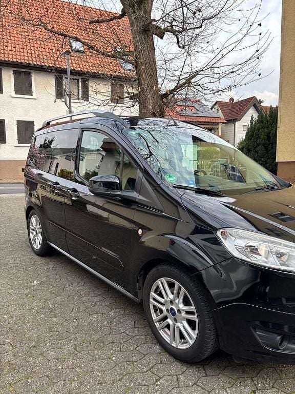 Gebraucht Ford Tourneo Courier Titanium 101 PS (74 kW) 2015 Schwarz Van / Kleinbus