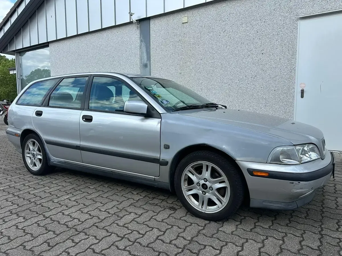 Brugt Volvo V40 122 HK (89 kW) 1999 Grå Stationcar
