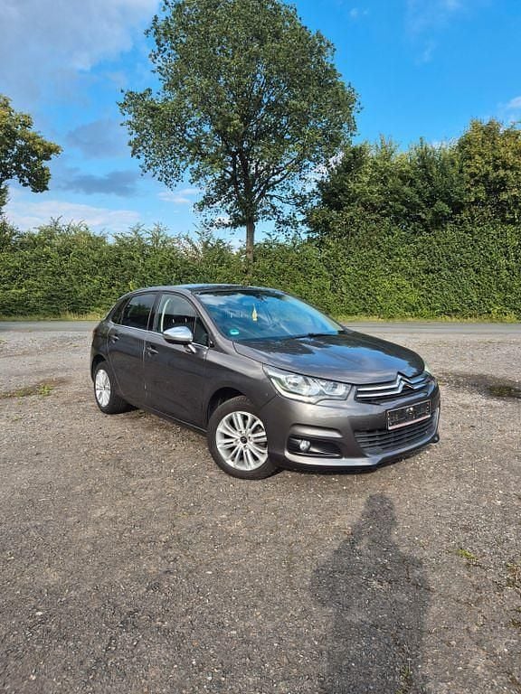 Grau Gebraucht 2016 Citroën C4 PureTech Limousine | 7.500 € (Fairer Preis) - Bild 1/4