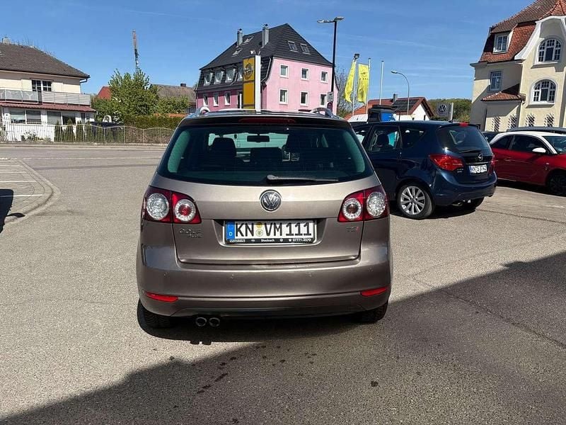 Używany VW Golf VI Style 122 KM (89 kW) 2011 Brązowy Hatchback