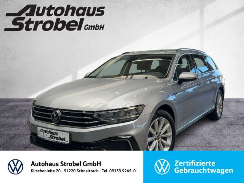 Pyritsilber metallic (metallic) Gebraucht 2022 VW Passat Kombi | 33.990 € (Teuer) - Bild 1/3