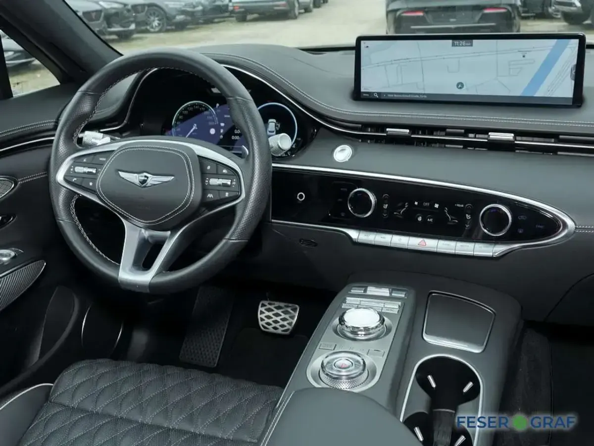 Second-hand Genesis GV70 Sport 201 CP (147 kW) 2024 Negru SUV