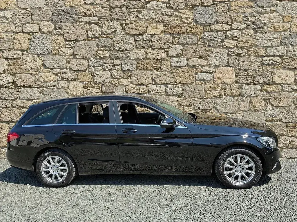 Second-hand Mercedes C220 170 CP (125 kW) 2017 Negru Berlinǎ