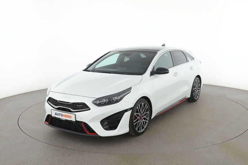 Weiß Gebraucht 2022 Kia ProCeed Kleinwagen | 27.860 € (Fairer Preis) - Bild 1/4