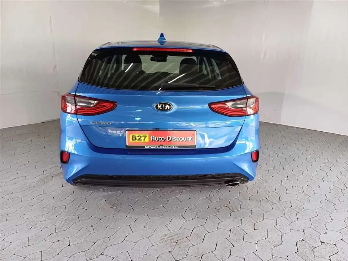Gebraucht Kia Ceed Vision 99 PS (72 kW) 2019 Blue flame metallic Kleinwagen