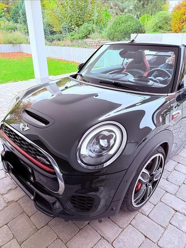 Grün Gebraucht 2017 Mini John Cooper Works Cabriolet Cabrio | 22.600 € (Superpreis) - Bild 1/4