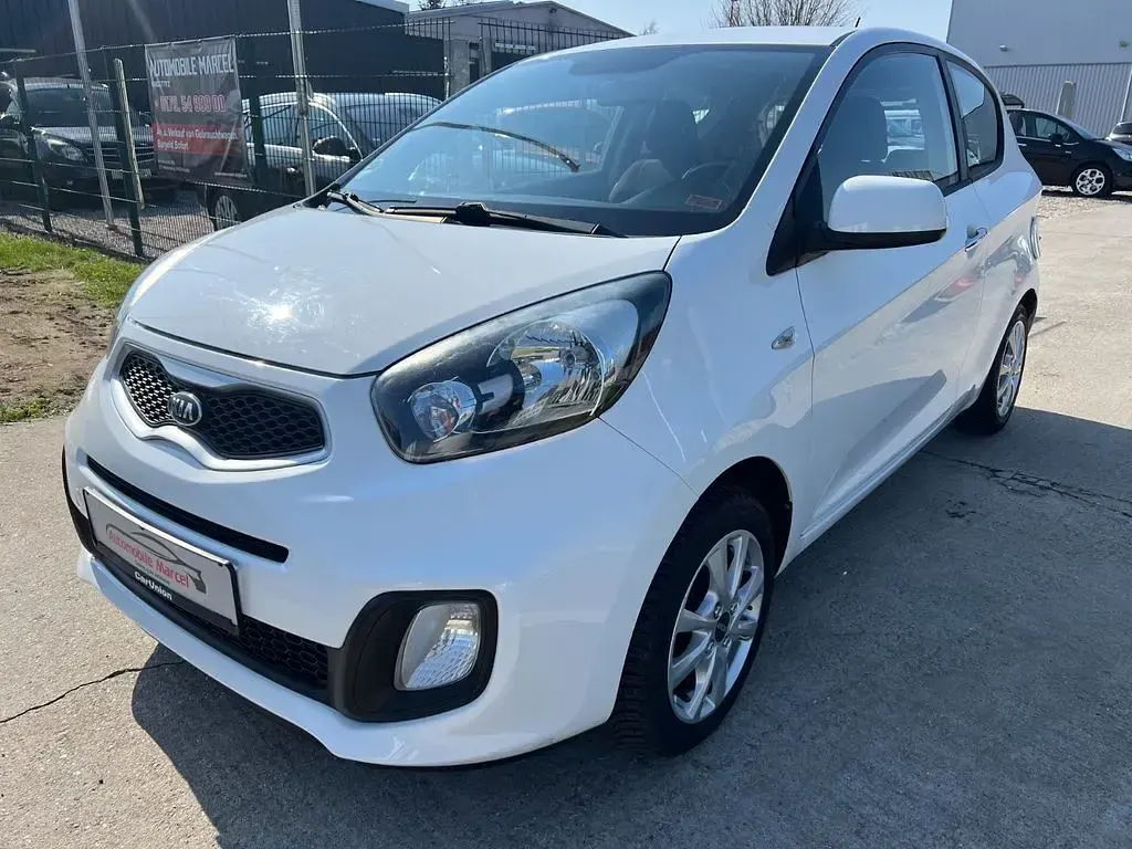 Gebraucht Kia Picanto Attract 69 PS (50 kW) 2012 Weiß Kleinwagen