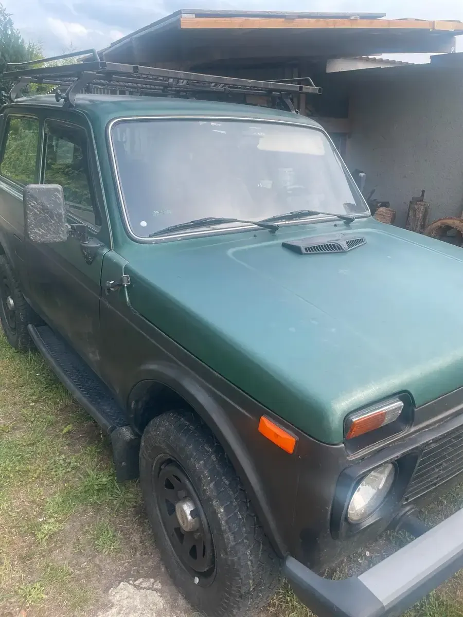 Gebraucht Lada niva 83 PS (61 kW) 2011 Grün SUV