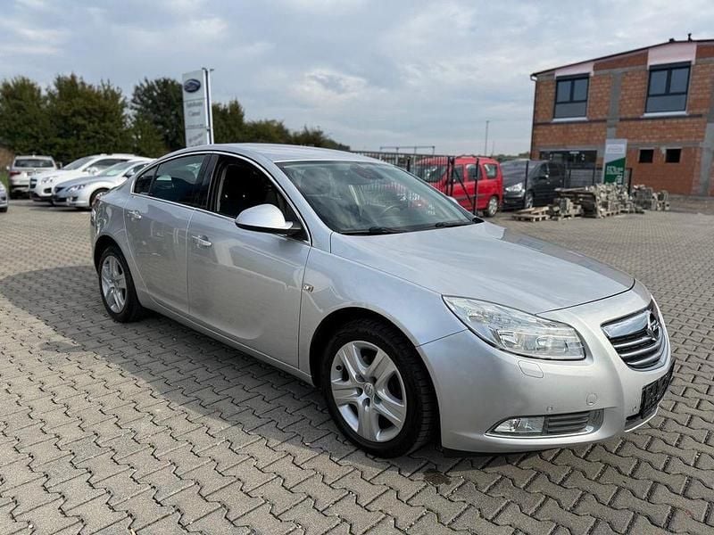 Gebraucht Opel Insignia Edition 179 PS (131 kW) 2009 Silber Limousine