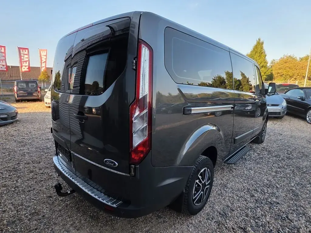 Gebraucht Ford Tourneo 131 PS (96 kW) 2017 Grau Van / Kleinbus