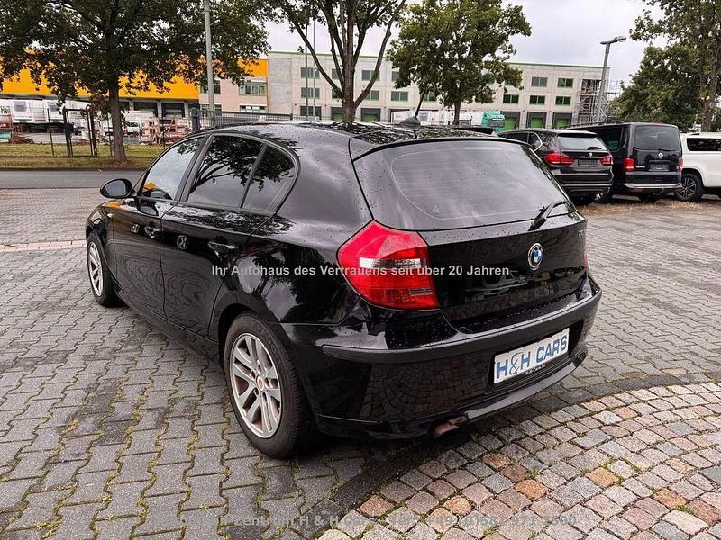 Gebraucht BMW 116 122 PS (89 kW) 2009 Schwarz Kleinwagen