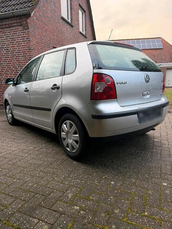 Gebraucht VW Polo 63 PS (46 kW) 2002 Silber Kleinwagen